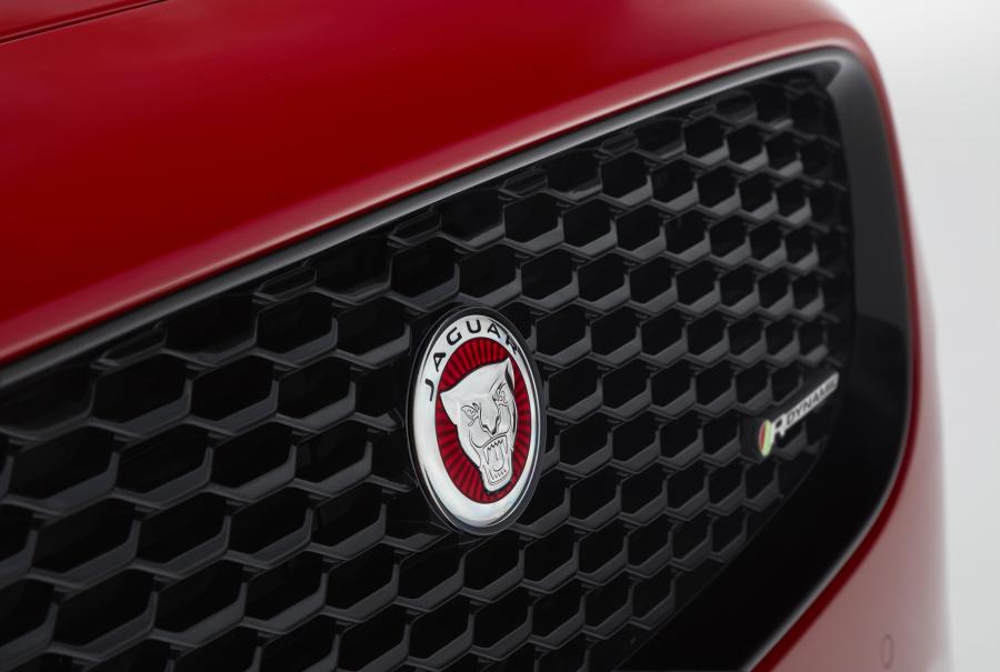 Детали экстерьера Jaguar E-Pace R-Dynamic First Edition 2017 года  (WW) (фото 5 из 49)